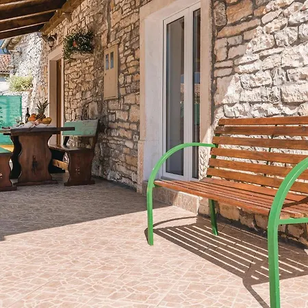 Holiday home Lovely In With Outdoor Swimming Pool
