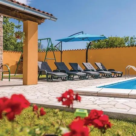 Holiday home Lovely In With Outdoor Swimming Pool *